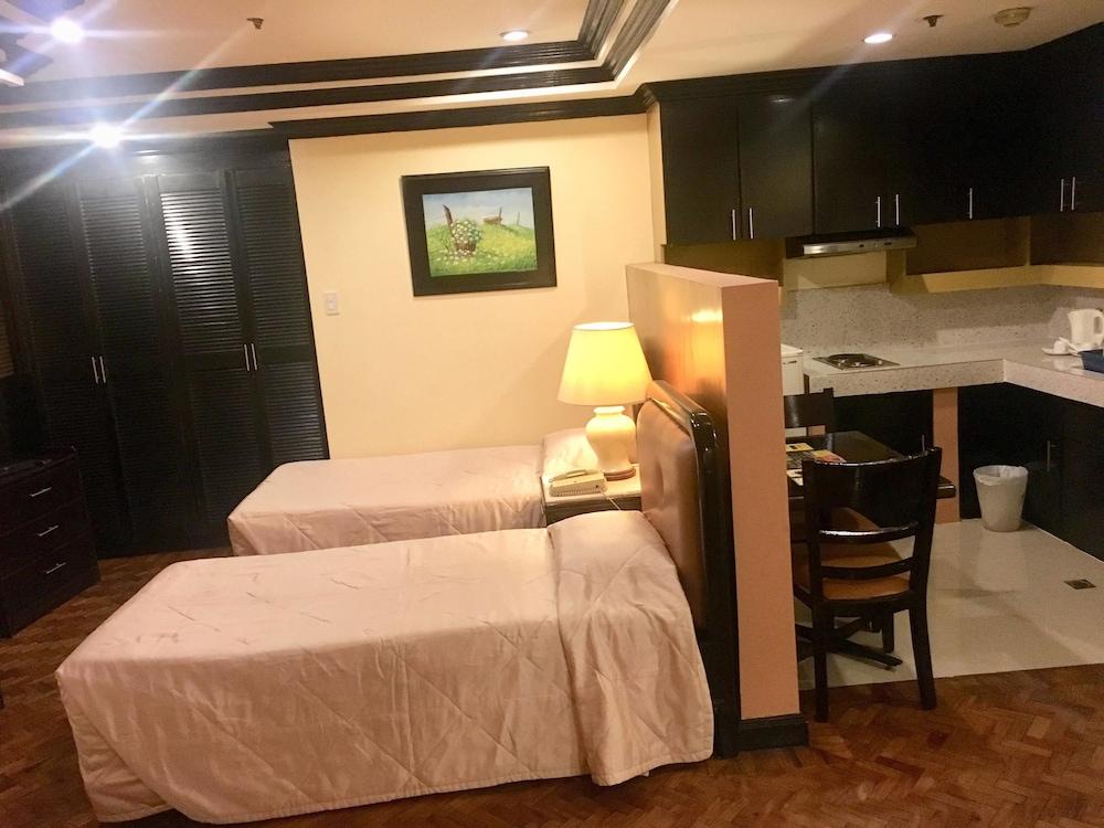 Lourdes Suites Makati City Extérieur photo