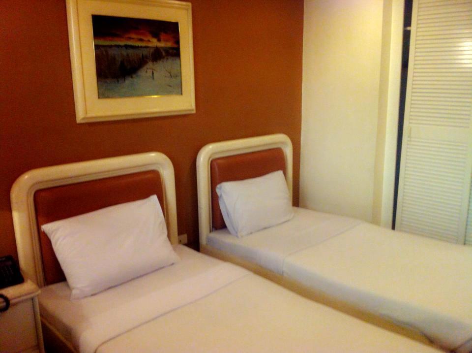 Lourdes Suites Makati City Extérieur photo