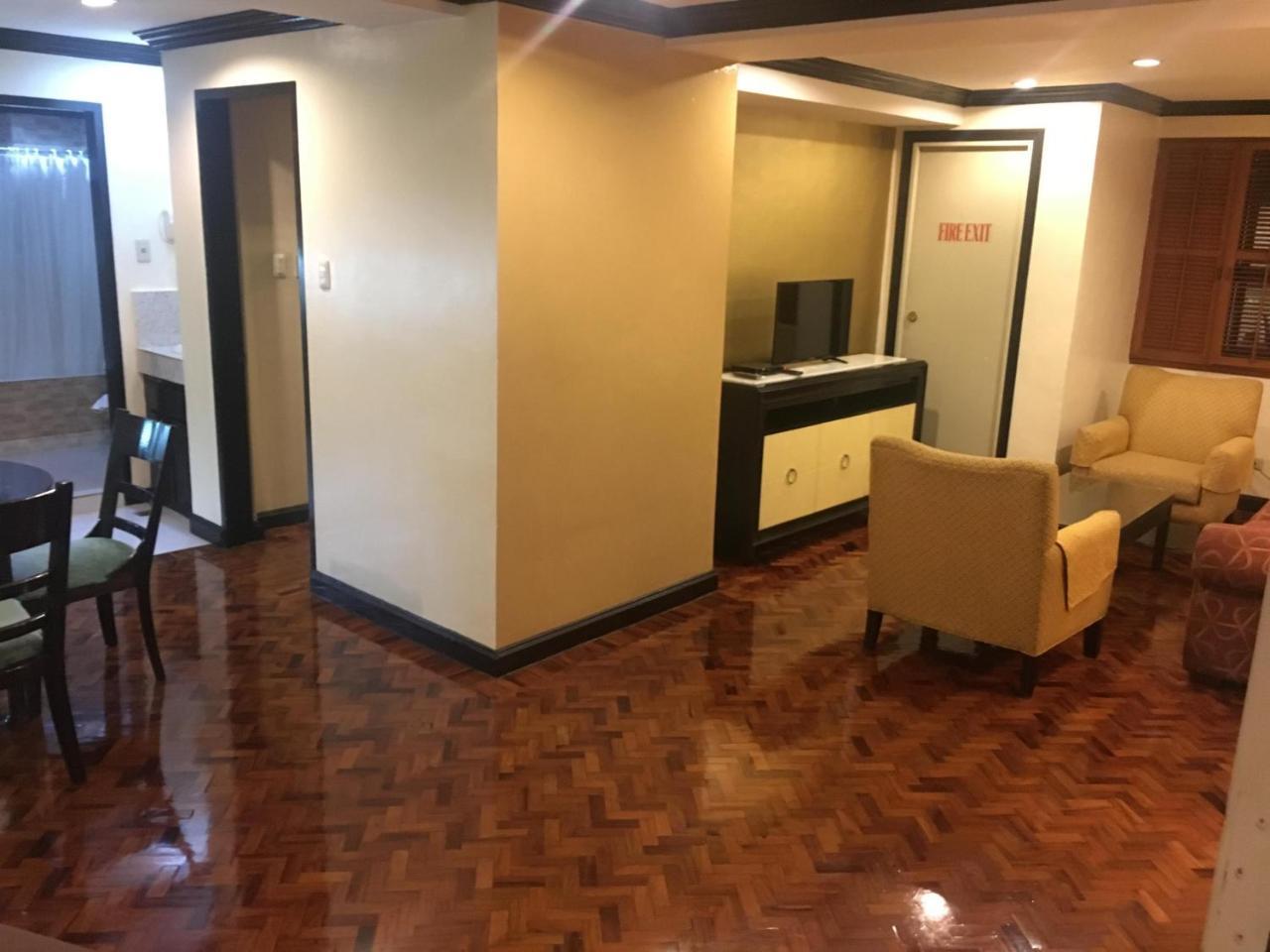 Lourdes Suites Makati City Extérieur photo