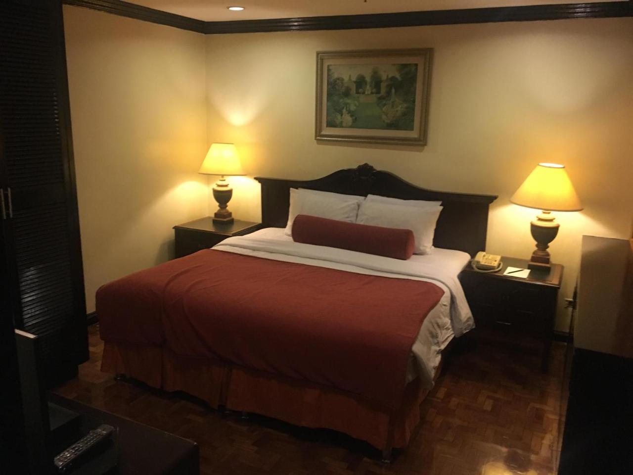 Lourdes Suites Makati City Extérieur photo