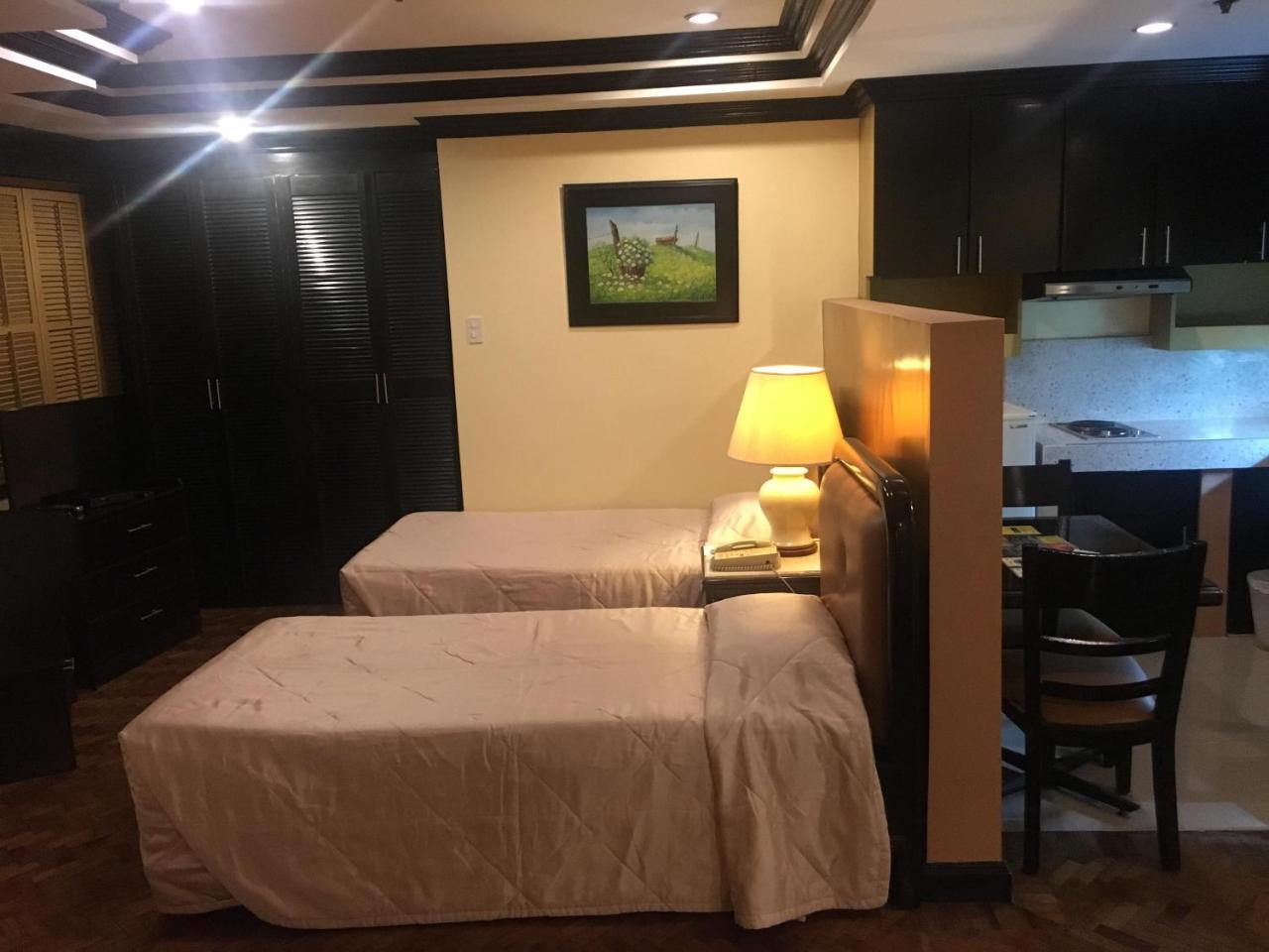 Lourdes Suites Makati City Extérieur photo