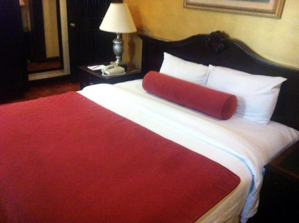Lourdes Suites Makati City Extérieur photo